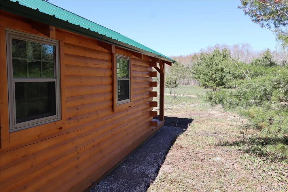 5575 E 26 Mile Road Pickford Township, MI 49774