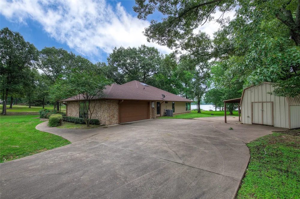 1605 County Road 1785 Yantis, TX 75497