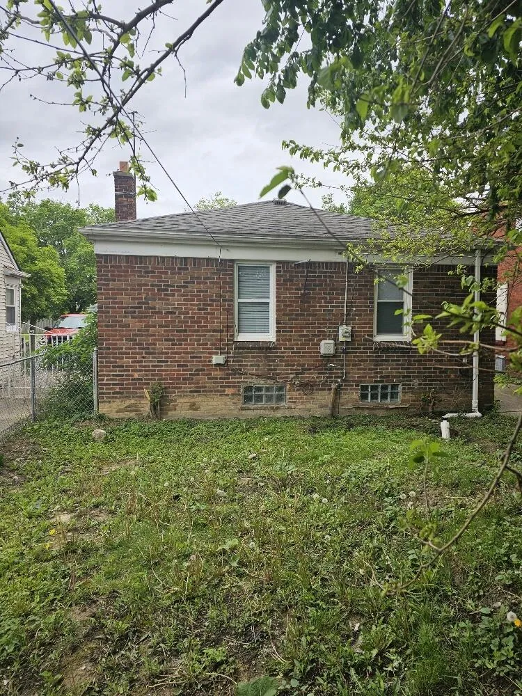 17335 Teppert Detroit, MI 48234