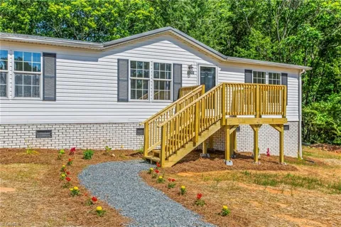1100 Sandy Lane