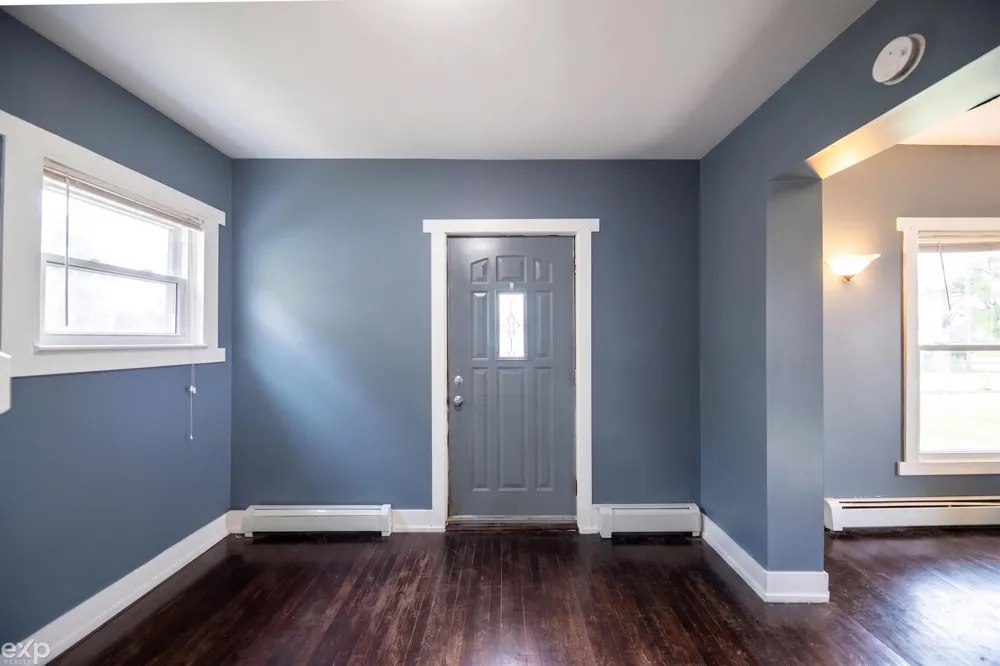1939 Delwood SW Avenue Wyoming City, MI 49509
