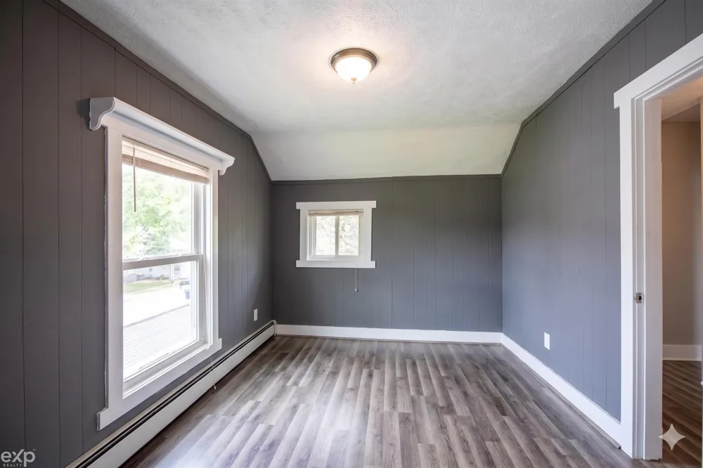 1939 Delwood SW Avenue Wyoming City, MI 49509