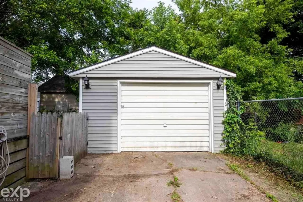 1939 Delwood SW Avenue Wyoming City, MI 49509