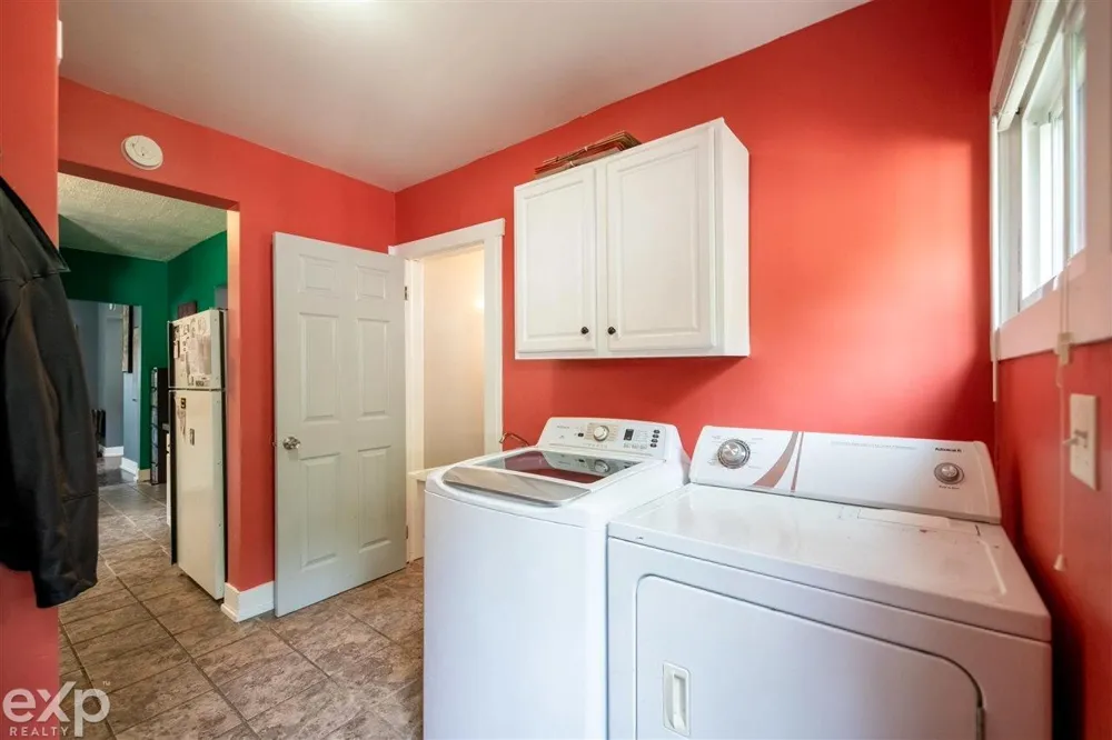 1939 Delwood SW Avenue Wyoming City, MI 49509