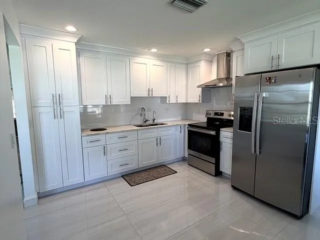 1629 WILLOW RUN Sebring, FL 33872