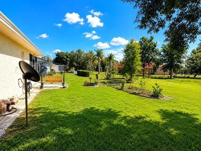 1629 WILLOW RUN Sebring, FL 33872