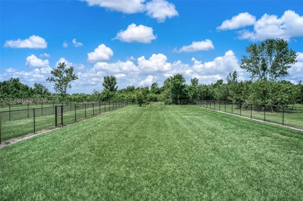6813 Heavitree Sebring, FL 33876