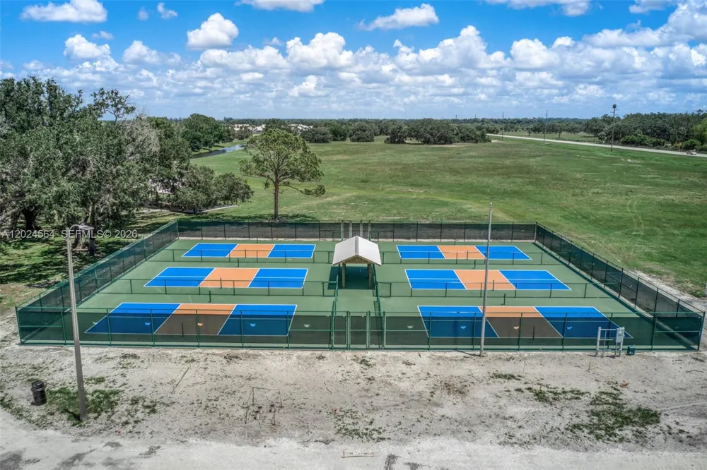 6813 Heavitree Sebring, FL 33876