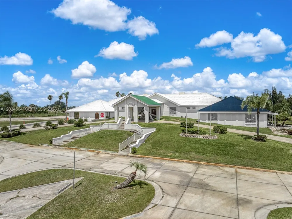 6813 Heavitree Sebring, FL 33876