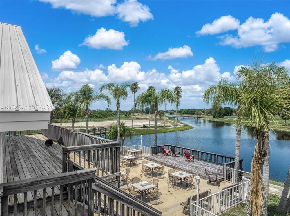 6813 Heavitree Sebring, FL 33876
