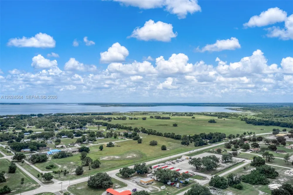 6813 Heavitree Sebring, FL 33876