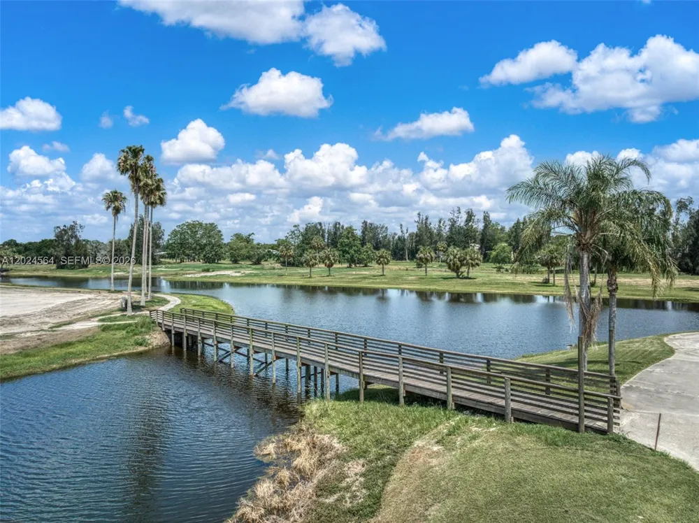 6813 Heavitree Sebring, FL 33876