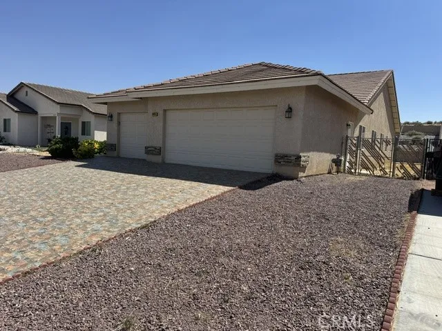 14415 Schooner Helendale, CA 92342