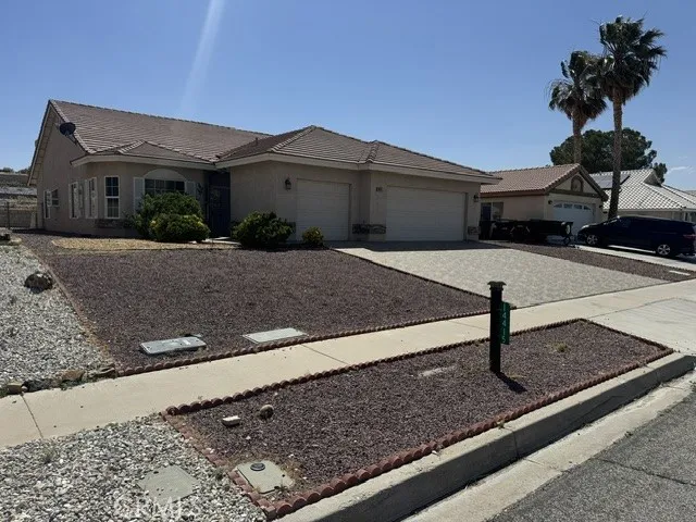 14415 Schooner Helendale, CA 92342