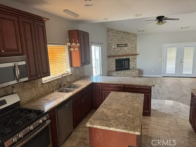 14415 Schooner Helendale, CA 92342