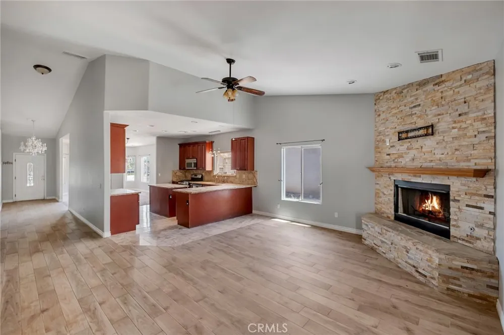 14415 Schooner Helendale, CA 92342