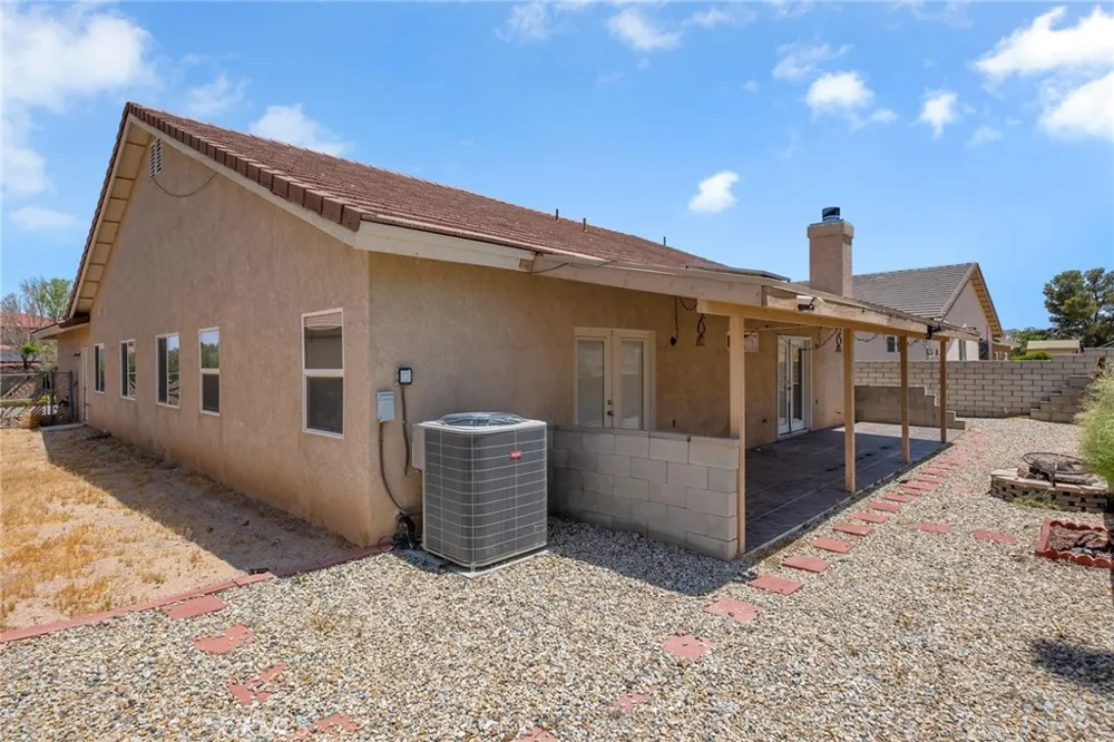14415 Schooner Helendale, CA 92342