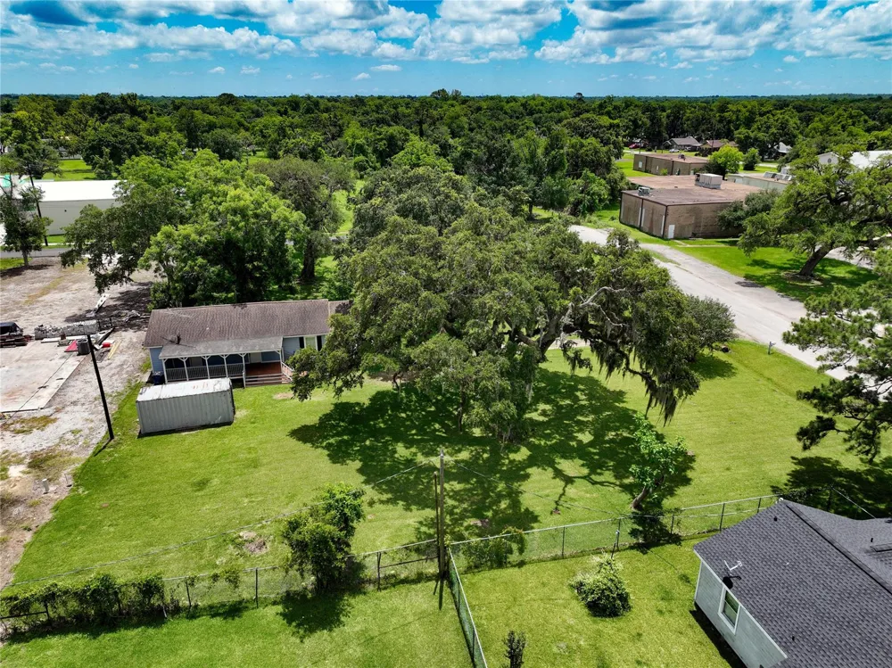 444 E Clay Street West Columbia, TX 77486