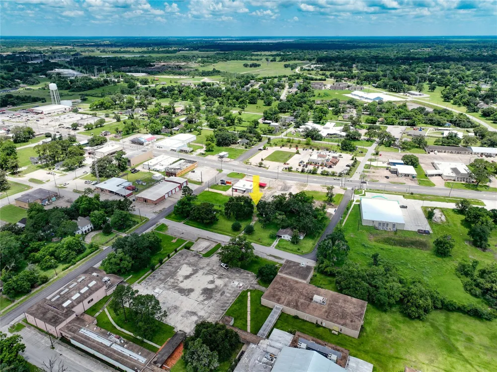 444 E Clay Street West Columbia, TX 77486