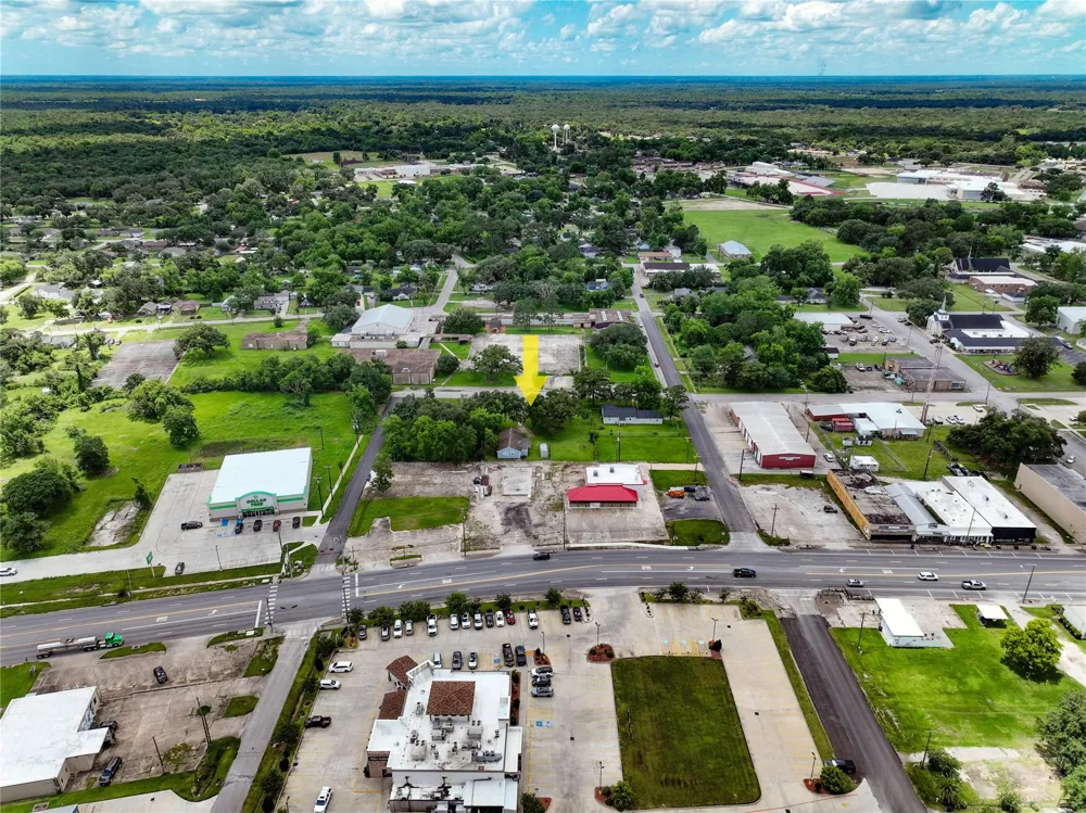 444 E Clay Street West Columbia, TX 77486