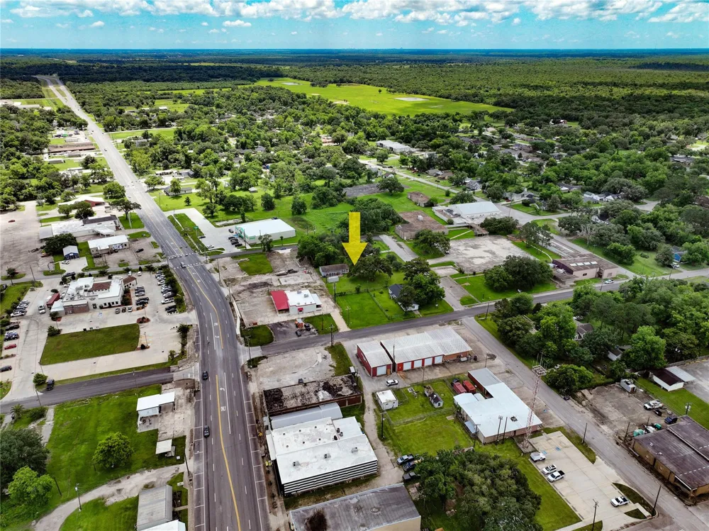 444 E Clay Street West Columbia, TX 77486