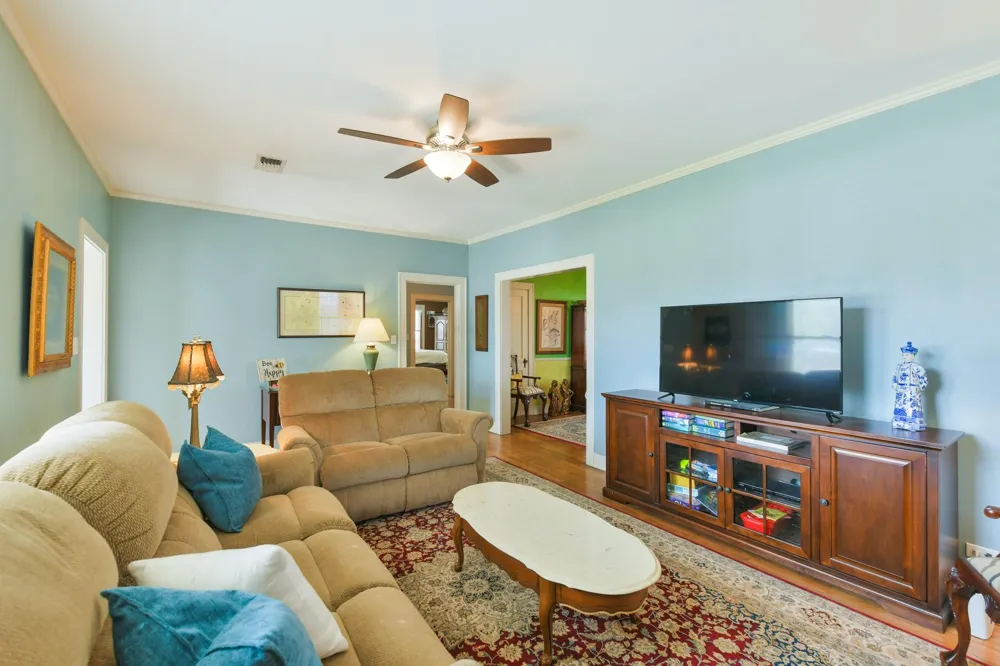 802 S Day Street Brenham, TX 77833