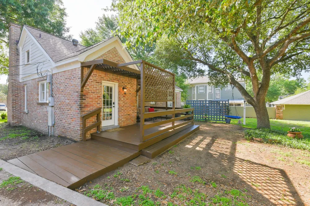 802 S Day Street Brenham, TX 77833