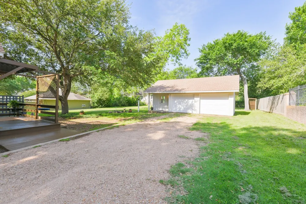 802 S Day Street Brenham, TX 77833