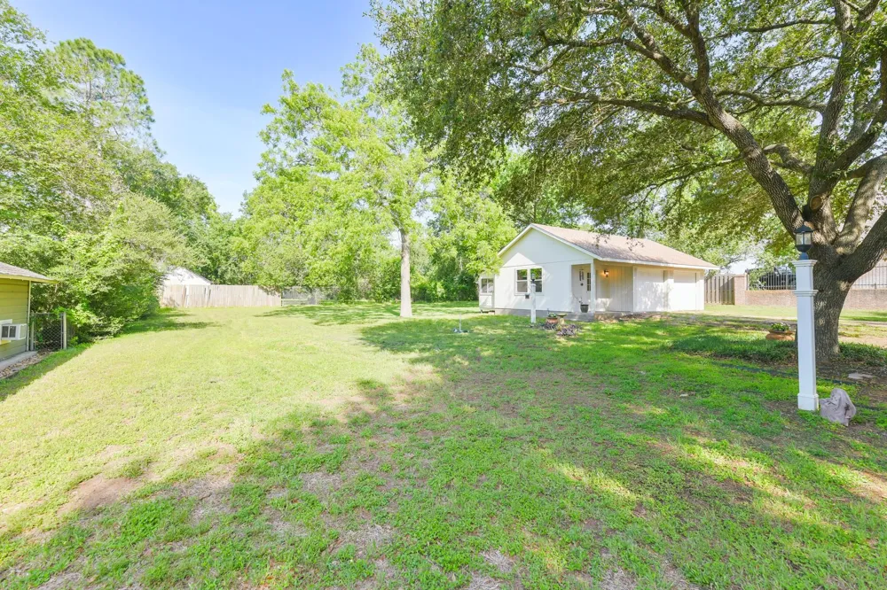 802 S Day Street Brenham, TX 77833