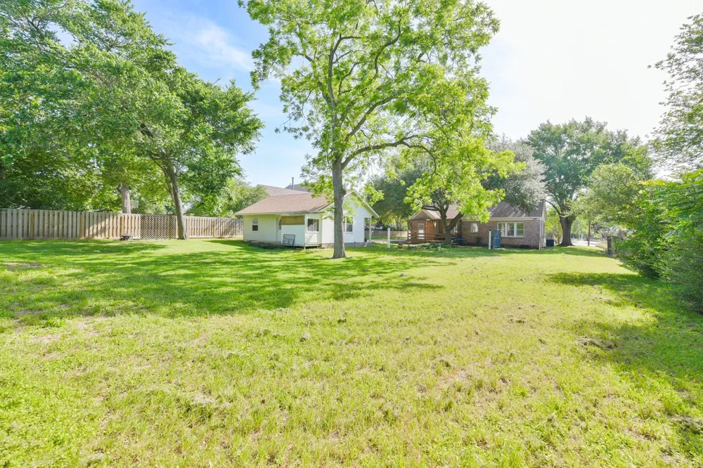 802 S Day Street Brenham, TX 77833