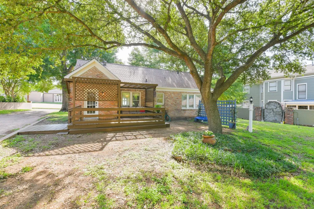 802 S Day Street Brenham, TX 77833