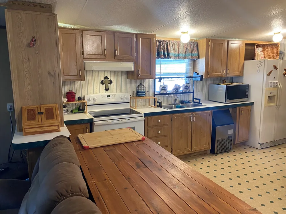 2121 Hillside Drive May, TX 76857