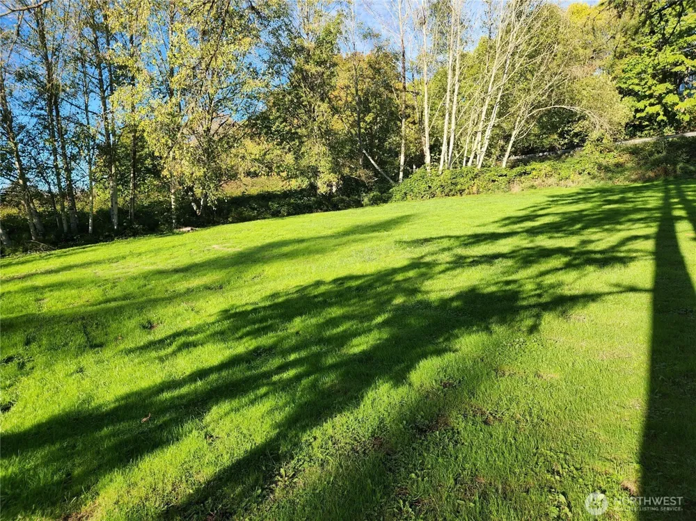 9859 Redmond-Woodinville Road NE Redmond, WA 98052