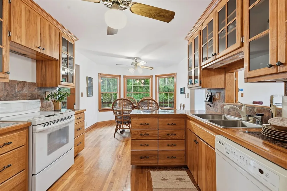 9291 NW 127TH PLACE Chiefland, FL 32626