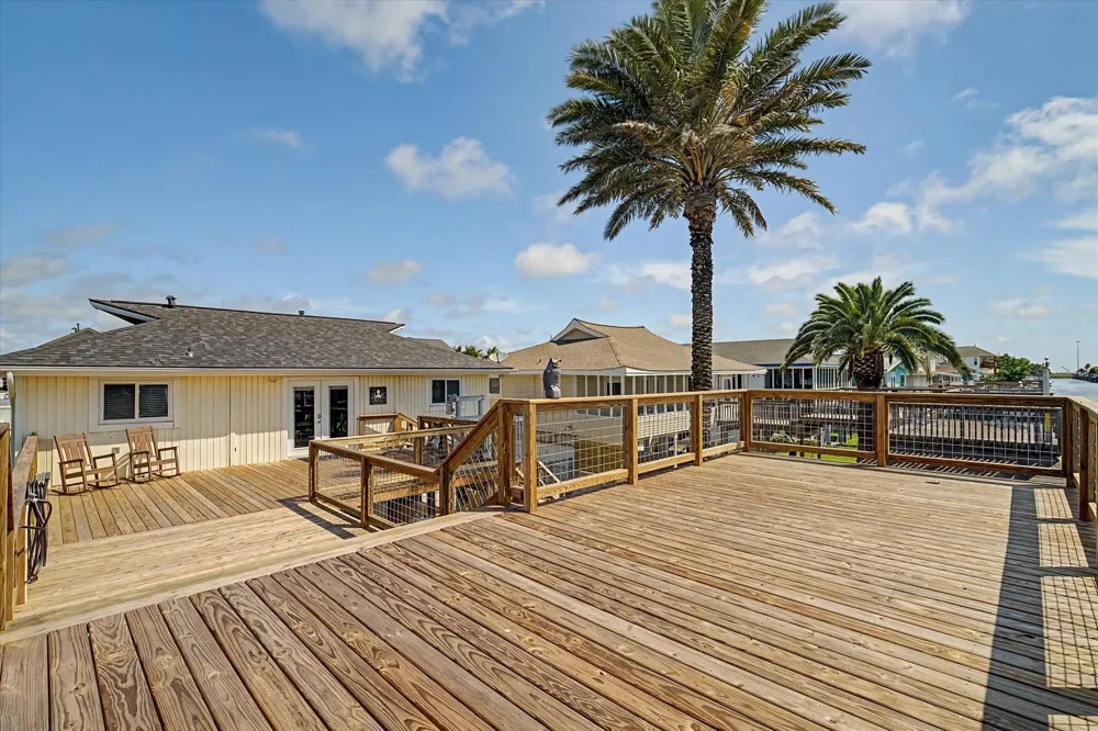 273 Barracuda Street Bayou Vista, TX 77563