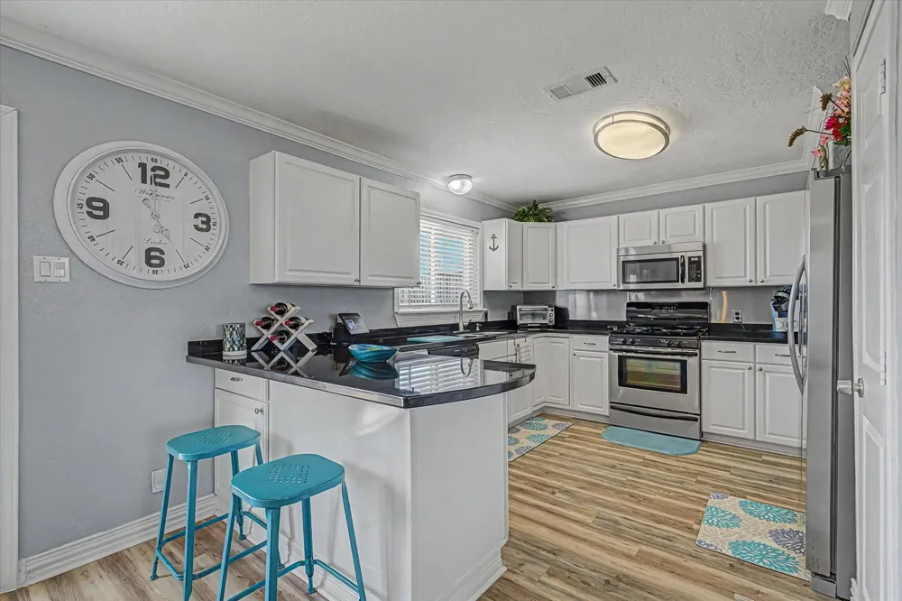 273 Barracuda Street Bayou Vista, TX 77563