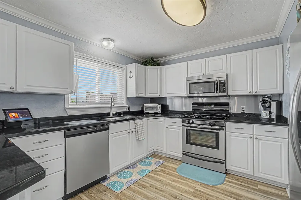 273 Barracuda Street Bayou Vista, TX 77563