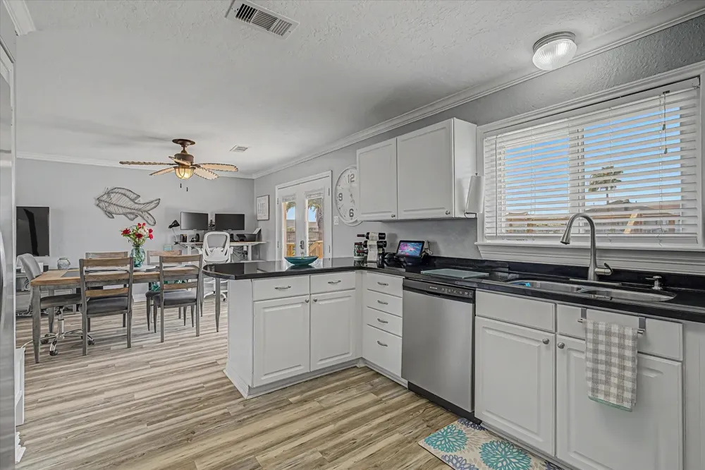 273 Barracuda Street Bayou Vista, TX 77563