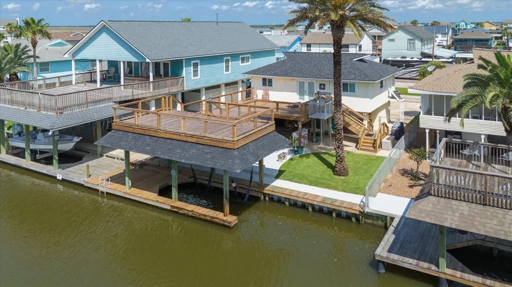 273 Barracuda Street Bayou Vista, TX 77563
