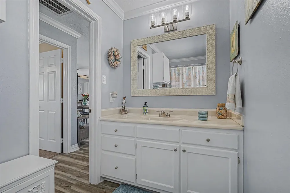 273 Barracuda Street Bayou Vista, TX 77563