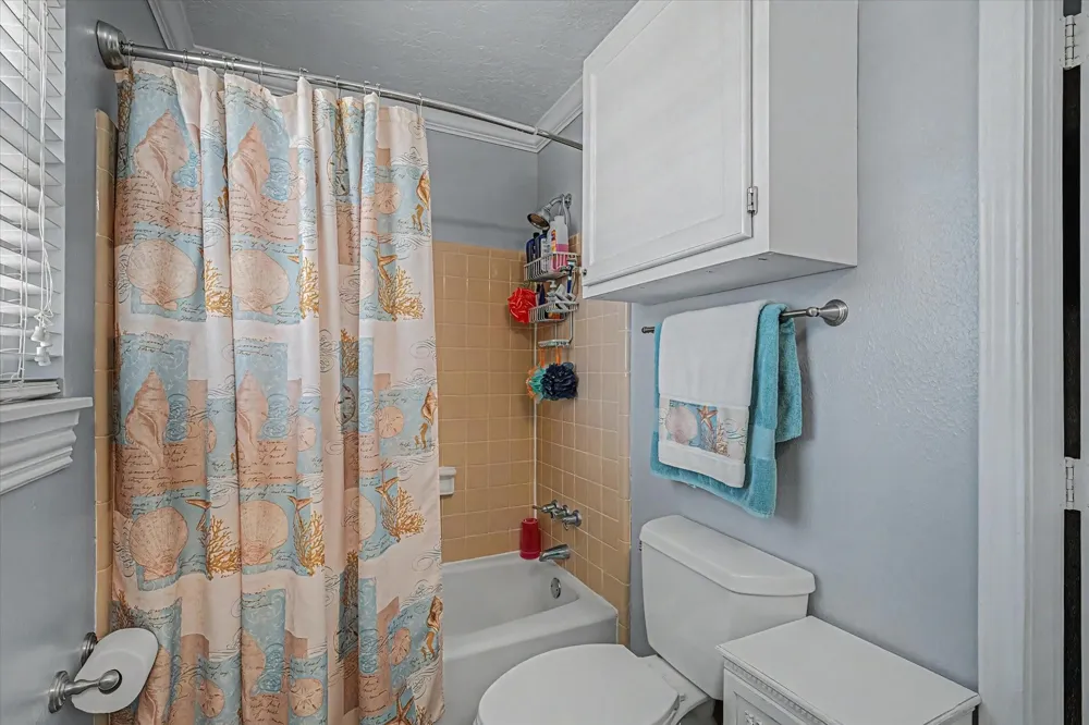 273 Barracuda Street Bayou Vista, TX 77563