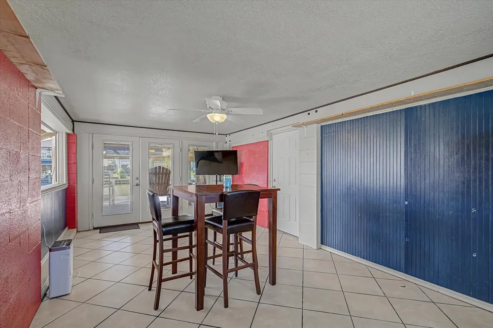 273 Barracuda Street Bayou Vista, TX 77563