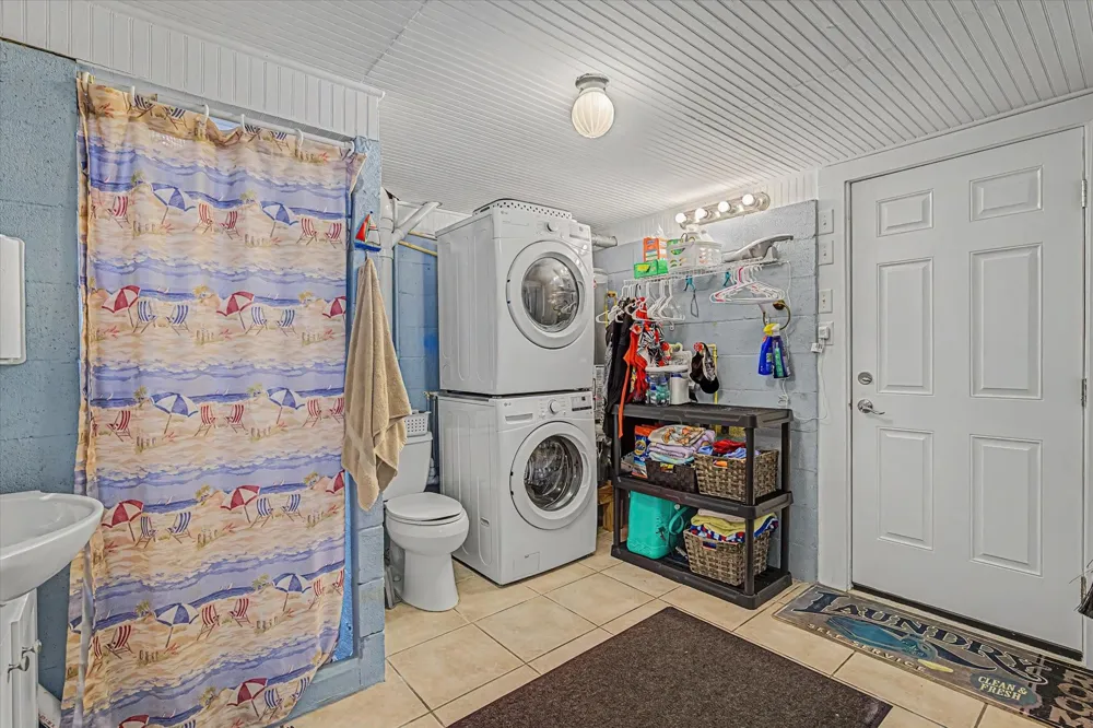 273 Barracuda Street Bayou Vista, TX 77563
