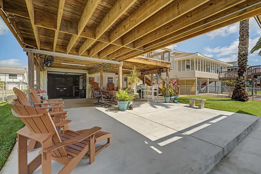 273 Barracuda Street Bayou Vista, TX 77563