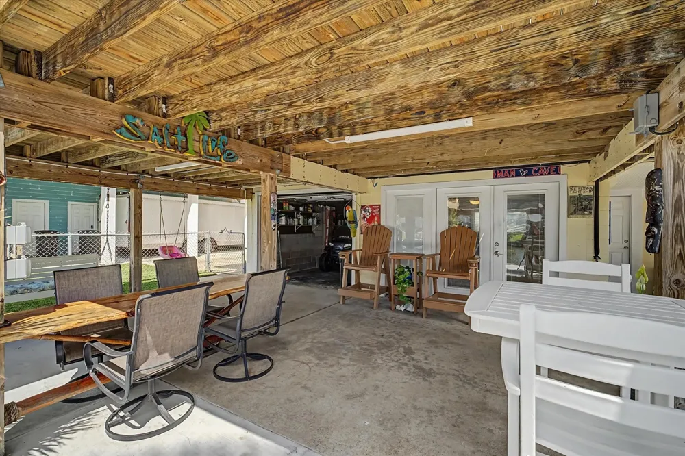 273 Barracuda Street Bayou Vista, TX 77563