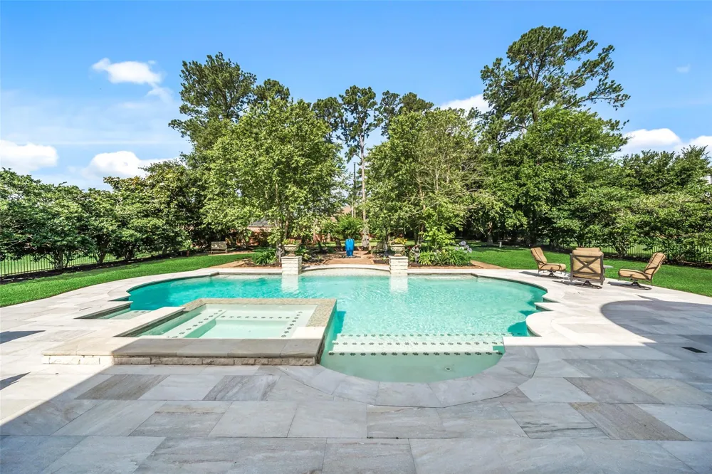 123 Bentwater Bay Drive Montgomery, TX 77356