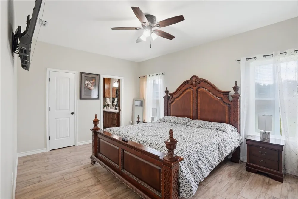 2986 Mayfield Ingleside, TX 78362