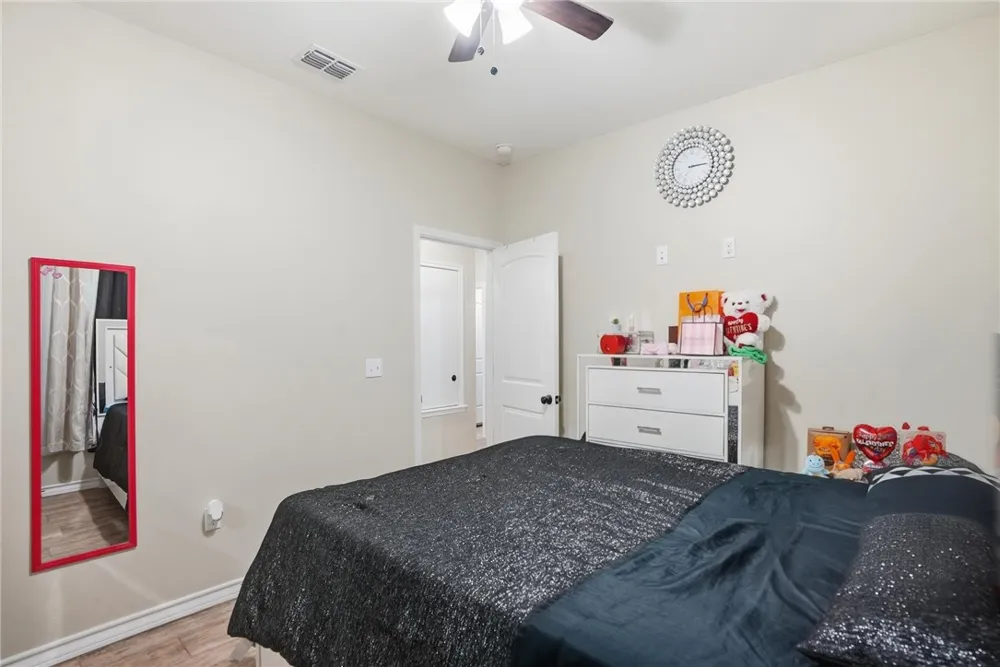 2986 Mayfield Ingleside, TX 78362