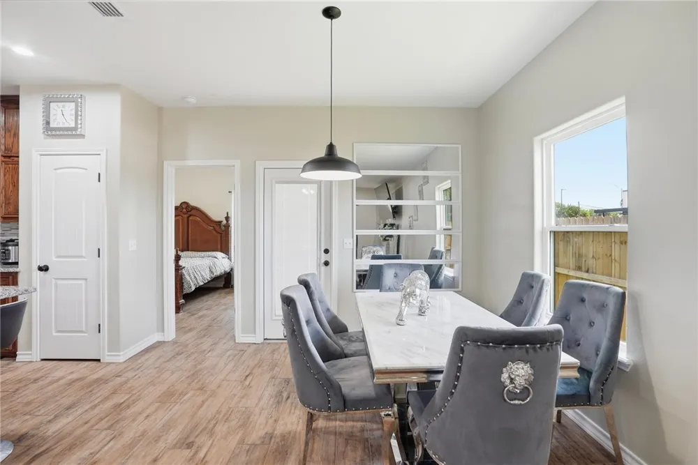 2986 Mayfield Ingleside, TX 78362