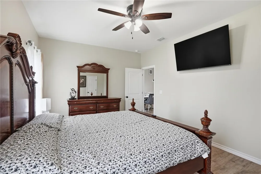 2986 Mayfield Ingleside, TX 78362